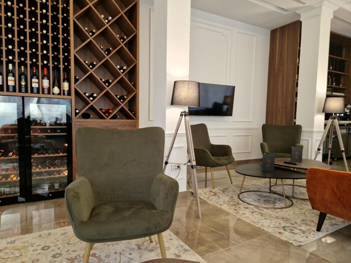H41 Luxury Suites Belgrad Exteriör bild