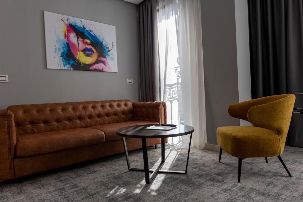 H41 Luxury Suites Belgrad Exteriör bild