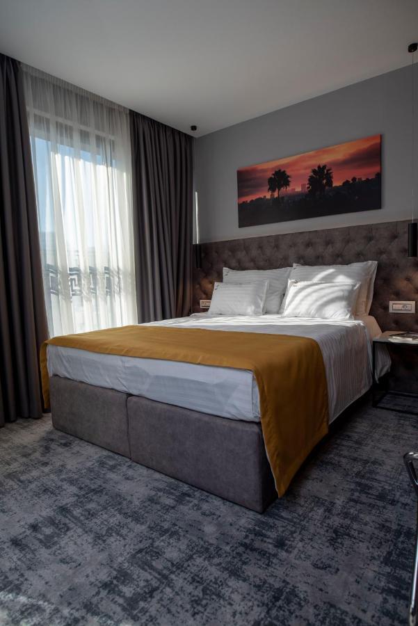 H41 Luxury Suites Belgrad Exteriör bild