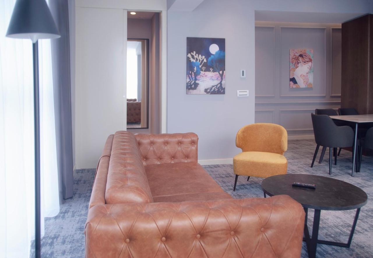 H41 Luxury Suites Belgrad Exteriör bild