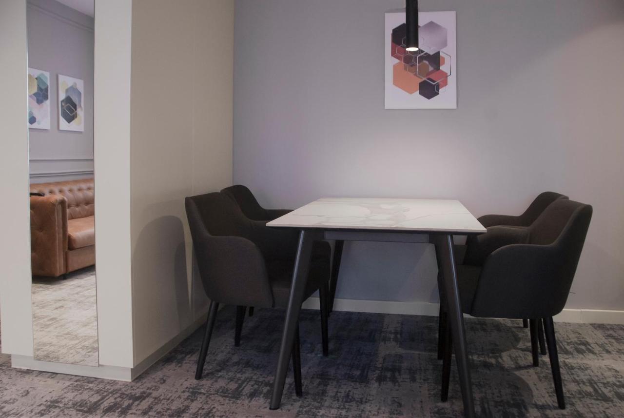 H41 Luxury Suites Belgrad Exteriör bild