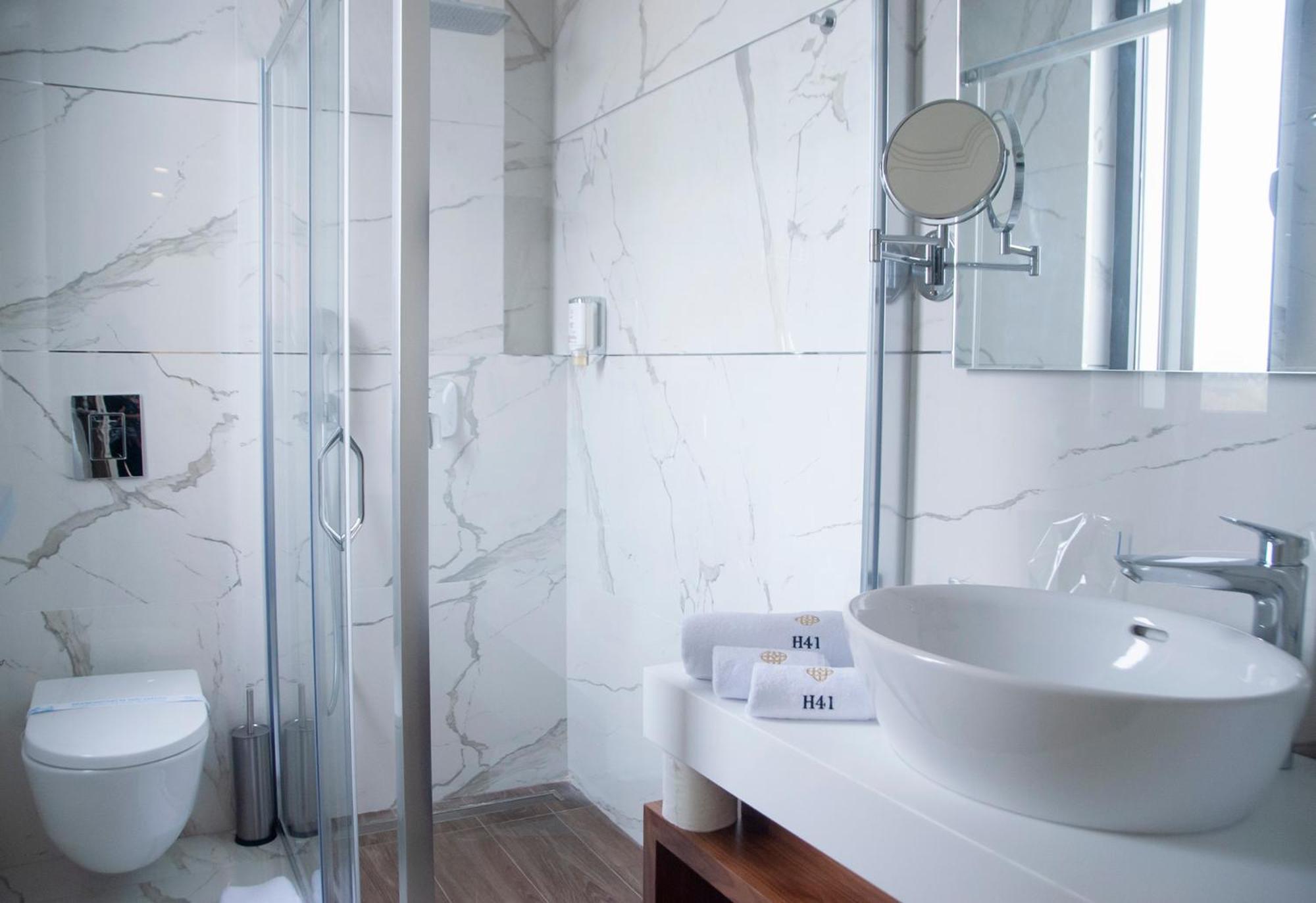 H41 Luxury Suites Belgrad Exteriör bild
