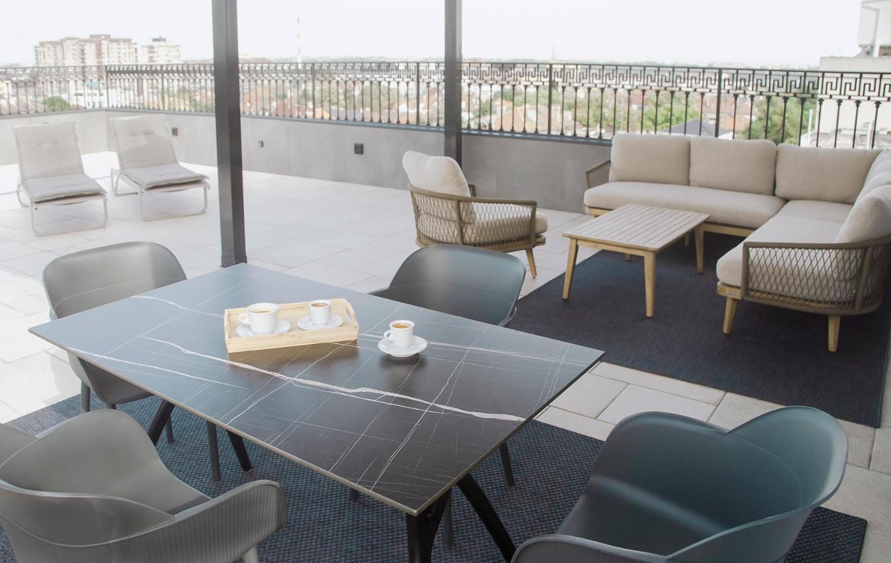 H41 Luxury Suites Belgrad Exteriör bild